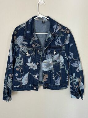 NWOT - DAZY Dark Blue Floral Denim Jacket Women - S